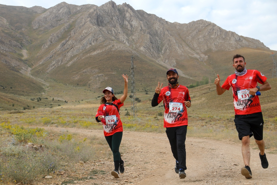 TÜRKİYE’NİN İLK ULUSLARARASI ULTRA SKY TRAİL MARATONU VAN’DA BAŞLADI