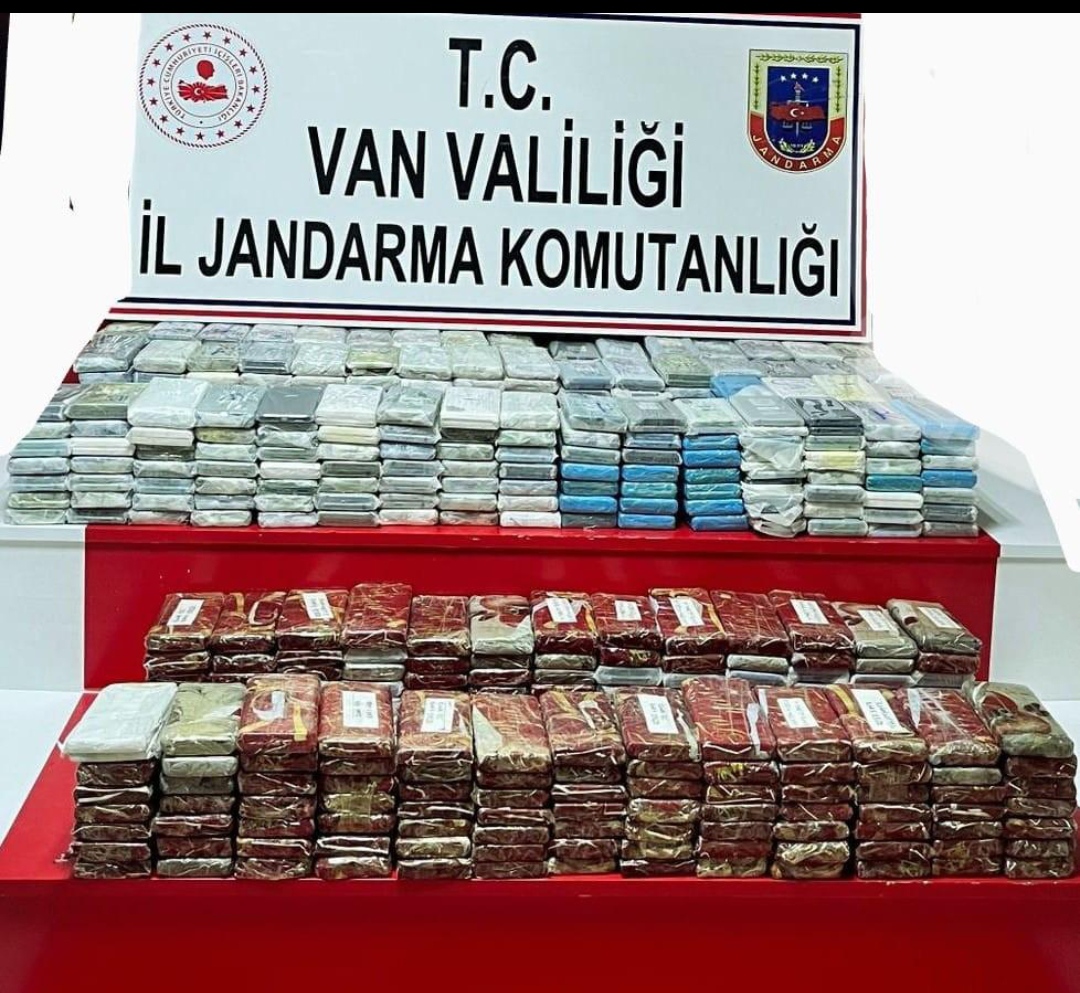 Cep Telefonu Kaçakçılarına Göz Açtırılmadı