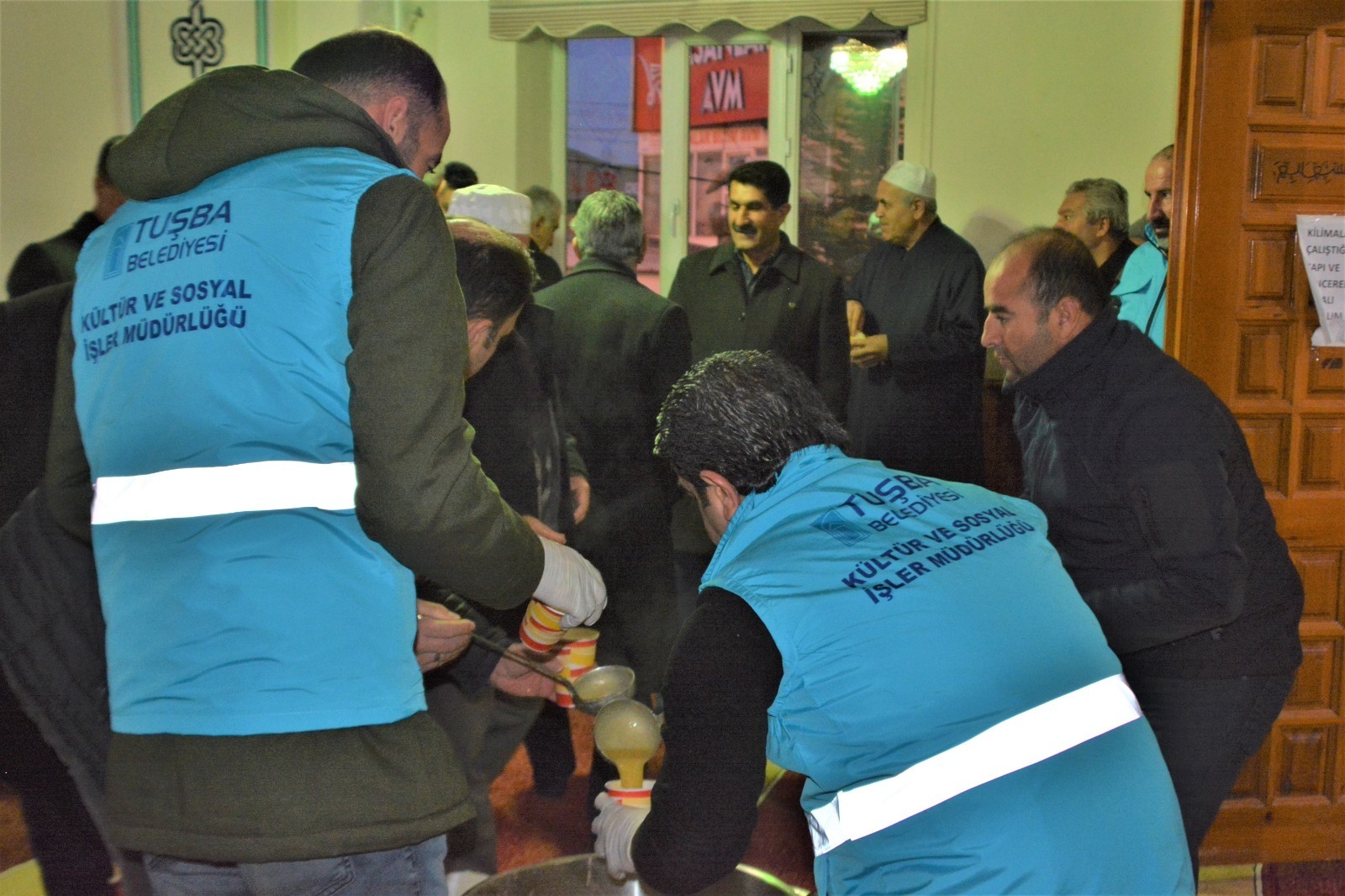 TUŞBA BELEDİYESİ’NDEN CAMİ CEMAATİNE ÇORBA İKRAMI