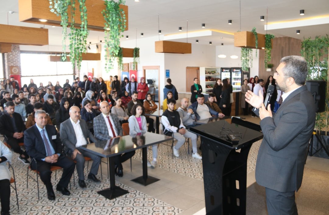 YKS’ye Girecek Edremitli Gençlerin Sınav Ücreti Bu Yıl da Edremit Belediyesi’nden 