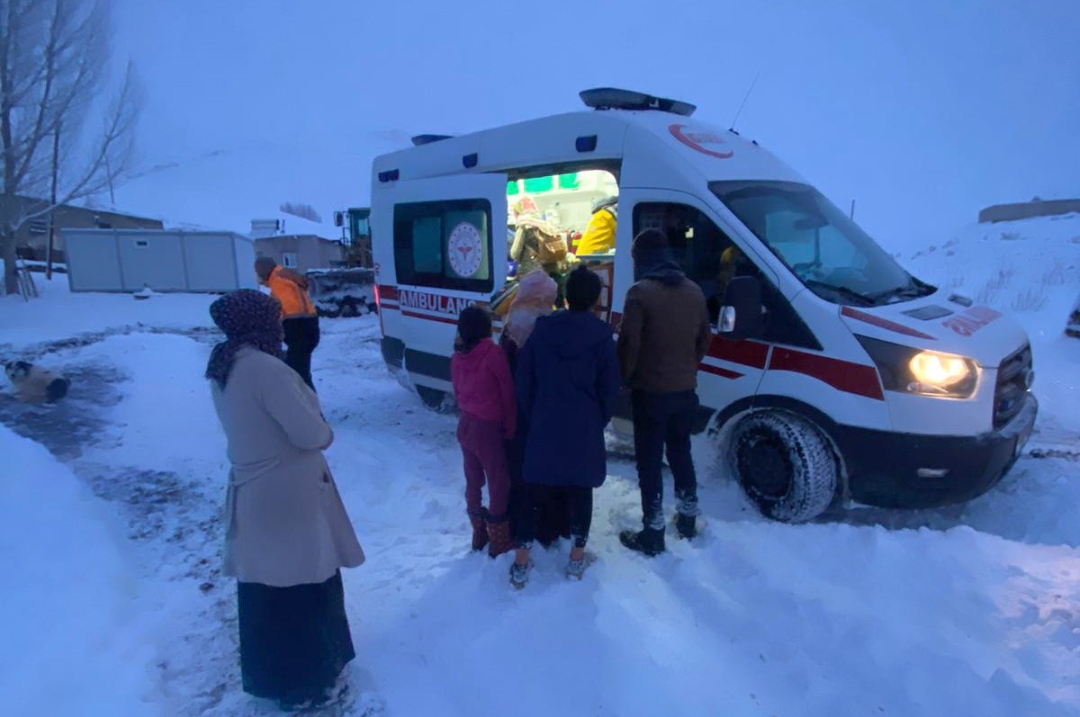 VAN BÜYÜKŞEHİR BELEDİYESİNDEN HASTA KURTARMA ÇALIŞMASI