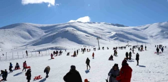 Van’da Abalı Kayak Merkezi sezonu açtı