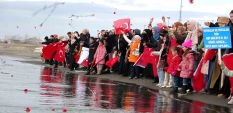 Van Gölü’ne karanfil bırakılarak 1915’te boğularak hayatını kaybeden 50 kadın anıldı