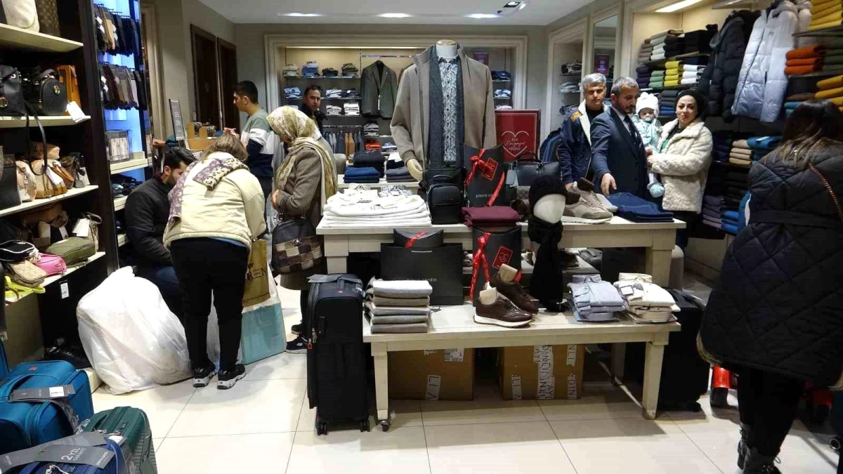 İranlı Turistler Van Esnafını Memnun Ediyor