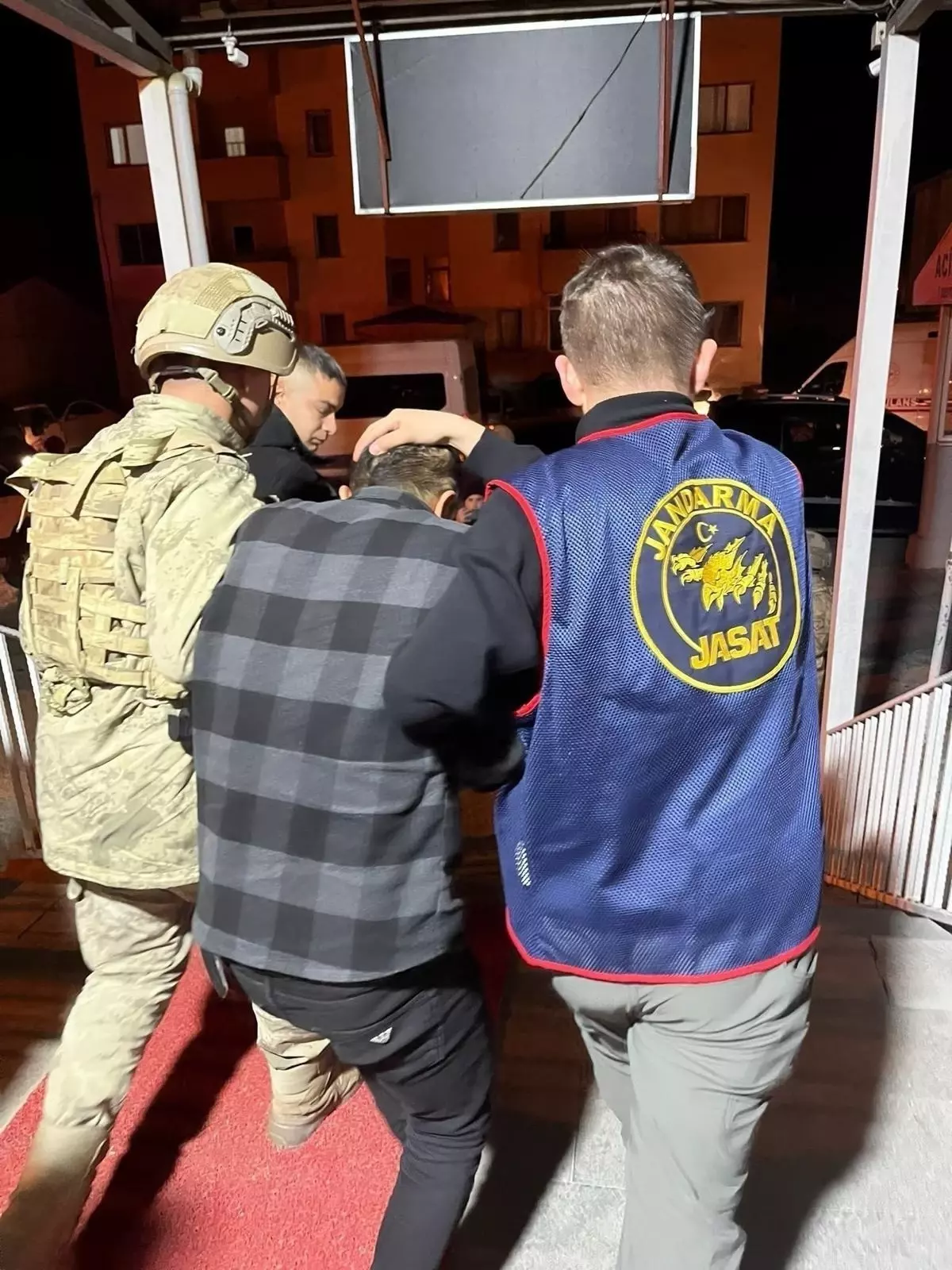 Van’da İki Firari Hükümlü Operasyonla Yakalandı