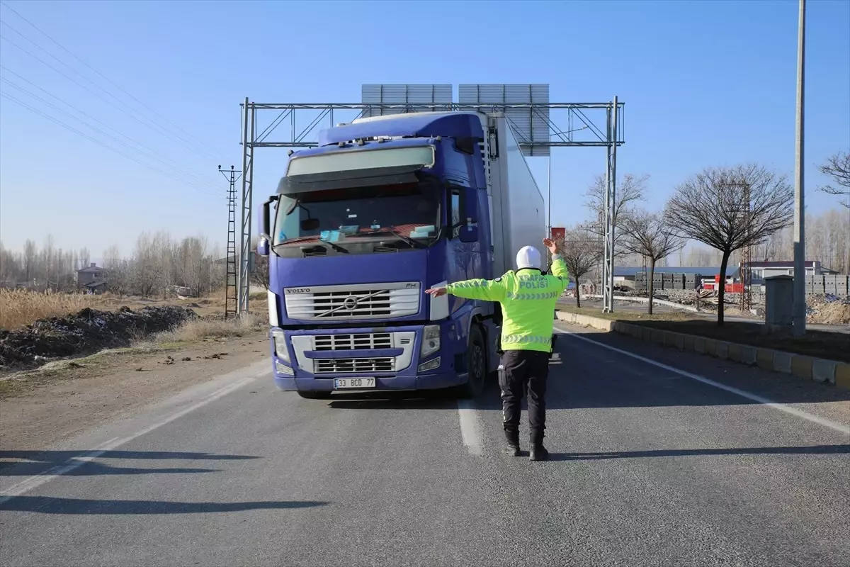 Erciş’te Kış Lastiği Denetimi