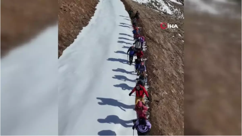 Van’da Zorlu Zirve Tırmanışı