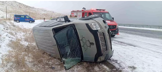 Van’da Kamyonet Kazası: 3 Yaralı