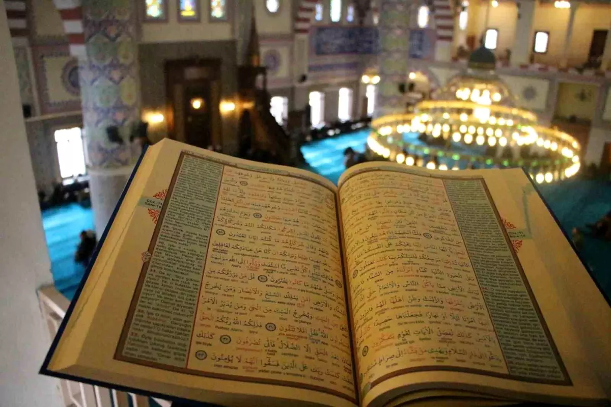 Van’da Ramazan Mukabele Geleneği Başladı