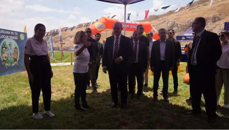 Tekno Macera TIR’ı Van’da Çocuklarla Buluştu