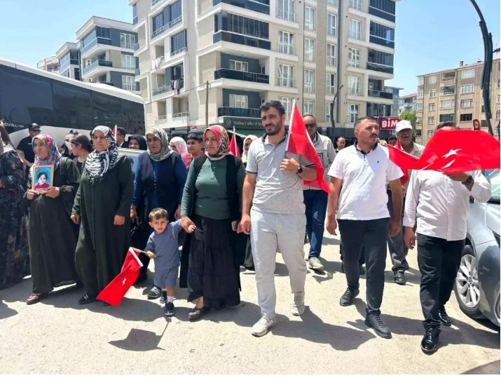 Van’da Evlat Nöbeti’nde Slogan Yok