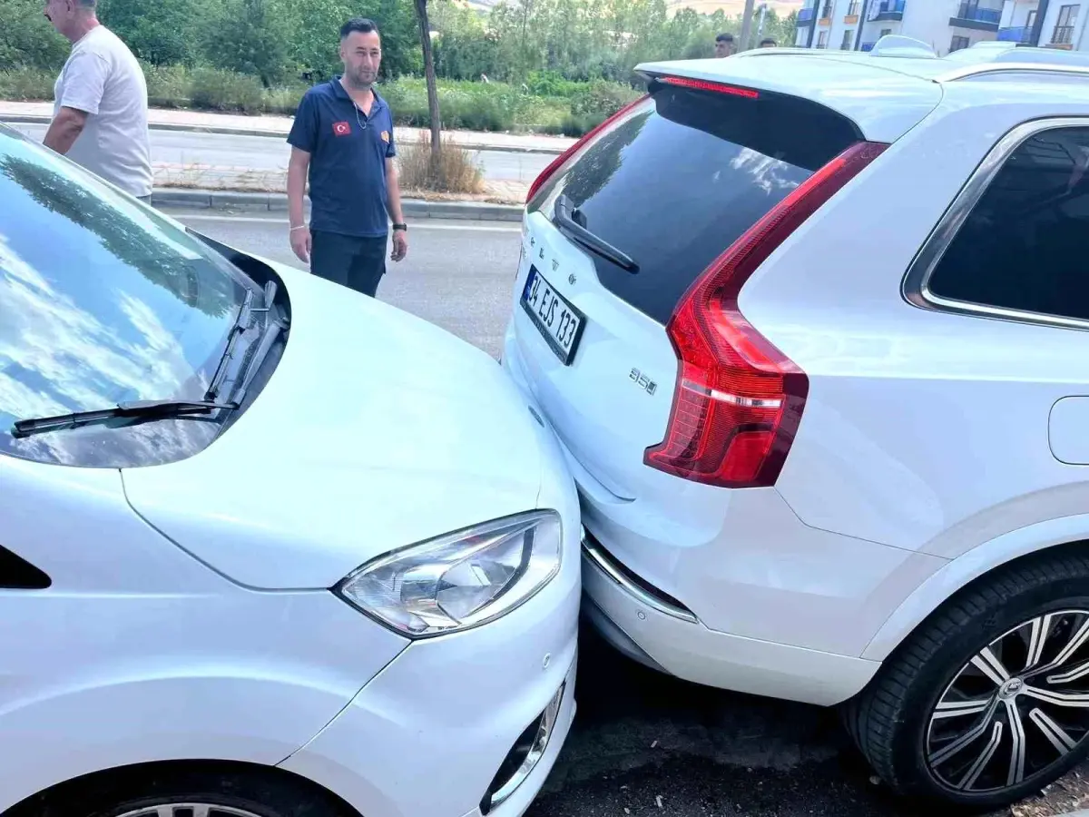 Van’da Zincirleme Kaza: 1 Yaralı
