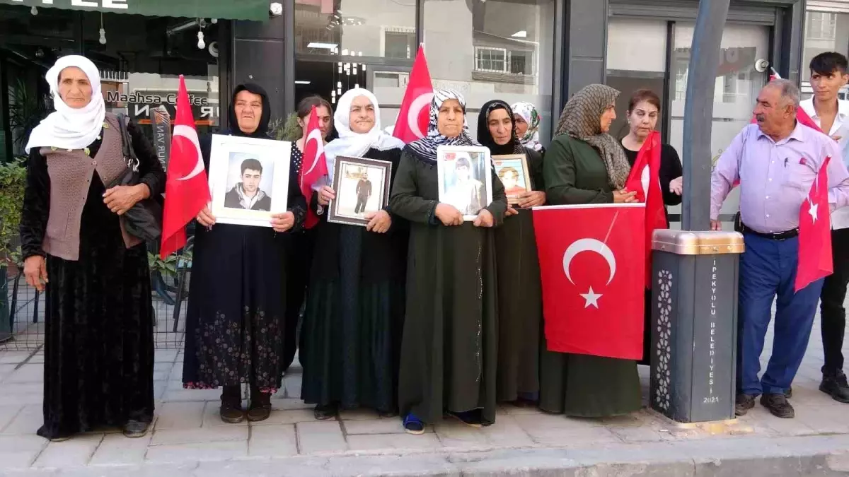 Van’da Evlat Nöbeti 107. Haftasında