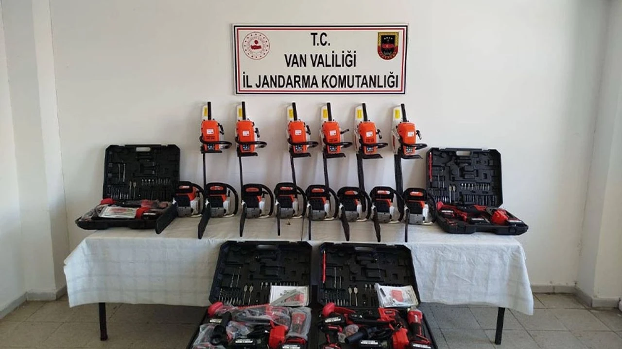 Van’da 430 bin TL değerinde gümrük kaçağı eşya ele geçirildi