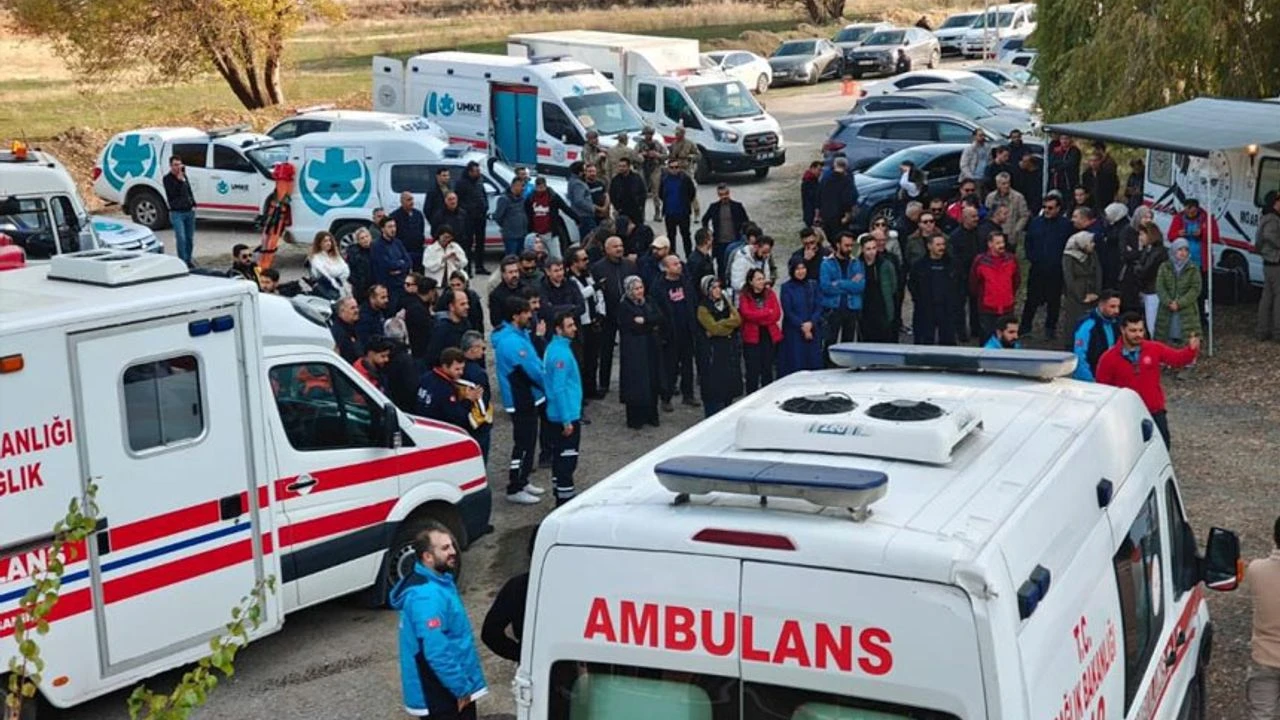 Van’da sağlık yöneticileri afet farkındalık kampında buluştu