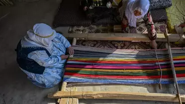 Kadınlar Asırlık Dokuma Kültürünü Yaşatıyor