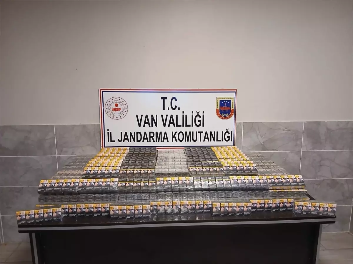 Van’da 3 Bin 300 Paket Kaçak Sigara Ele Geçirildi
