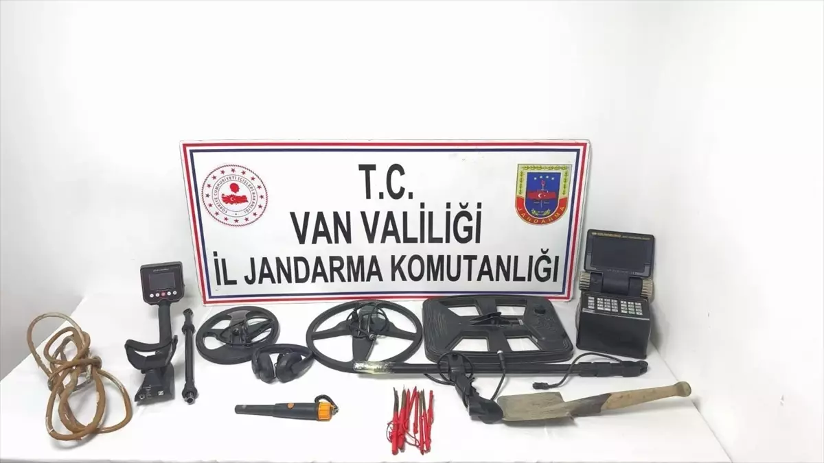 Van’da Kaçak Kazı Yapan 3 Kişi Yakalandı
