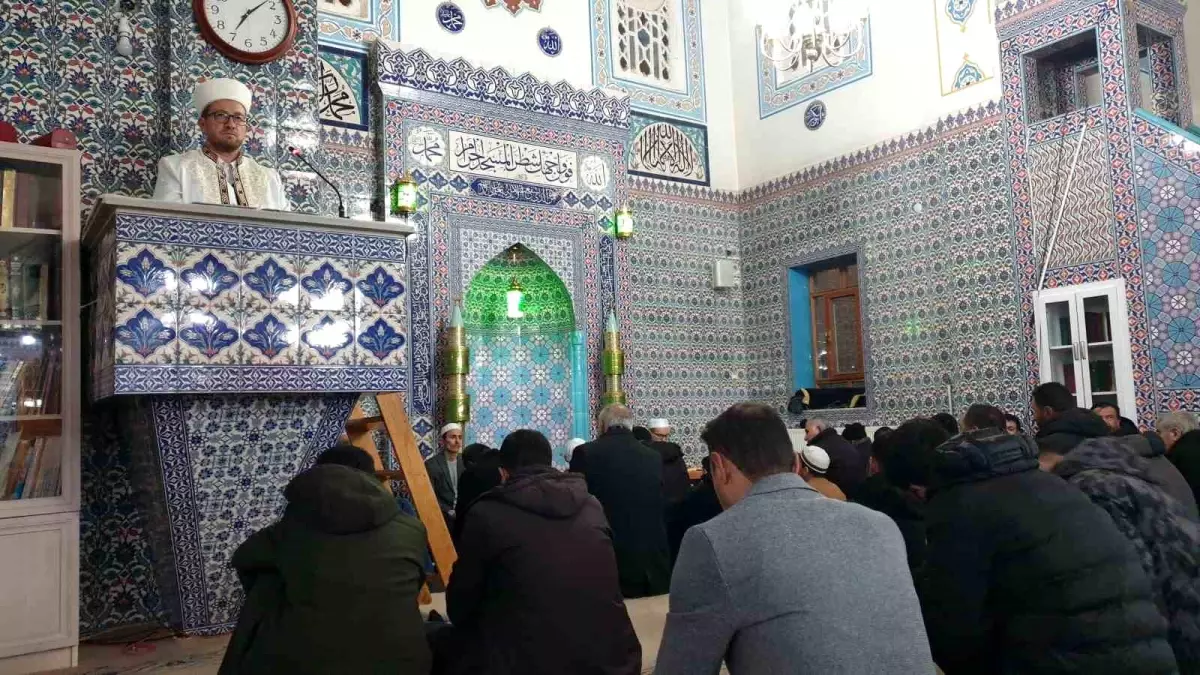 Başkale’de Berat Kandili Coşkusu
