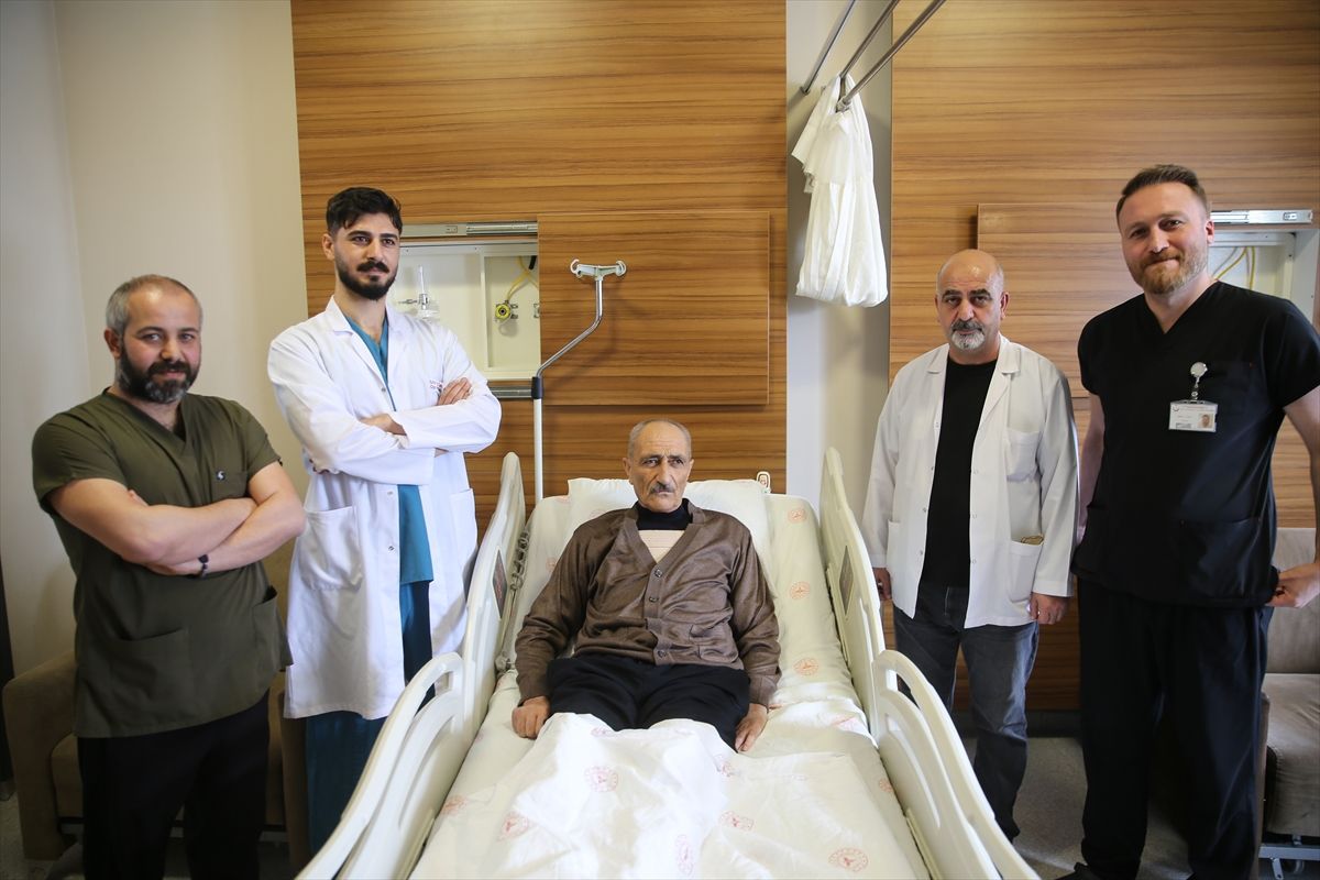 Kalp krizi geçiren hasta, 25 dakikalık müdahale sonrası hayata döndü