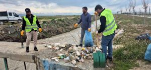 Van Gölü’nün sessiz kahramanları için yol temizliği