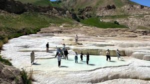 Hakkari’nin Doğa Harikaları İlgi Çekiyor